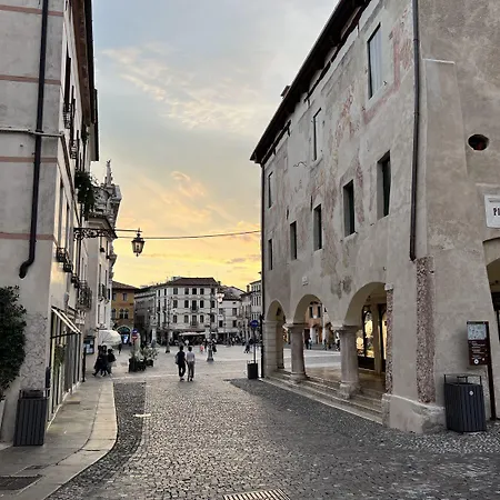 Ponte Vecchio, Elegante Appartamento A Due Passi Dal Centro Bassano del Grappa Exterior photo